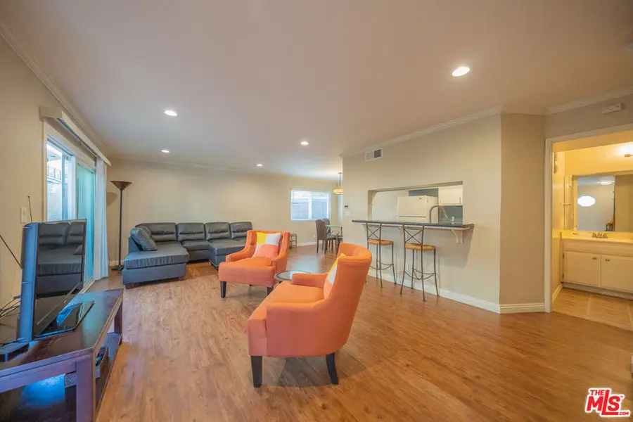 11120 Moorpark Street #2, Toluca Lake, CA 91602 - #2