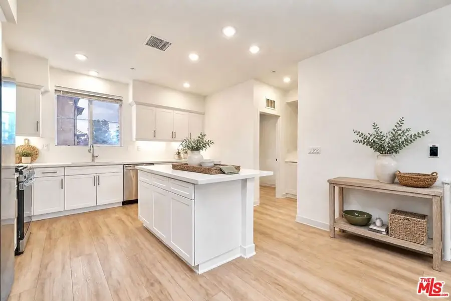 11737 Florence Avenue #6, Santa Fe Springs, CA 90670 - #3
