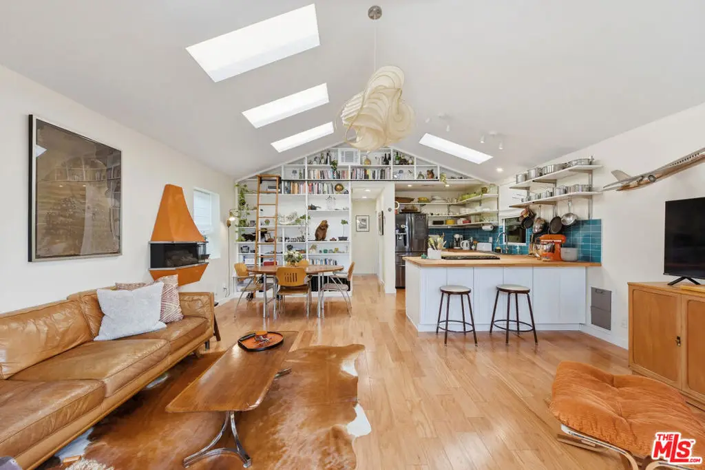 5629 Whitnall Highway, North Hollywood, CA 91601 - #1