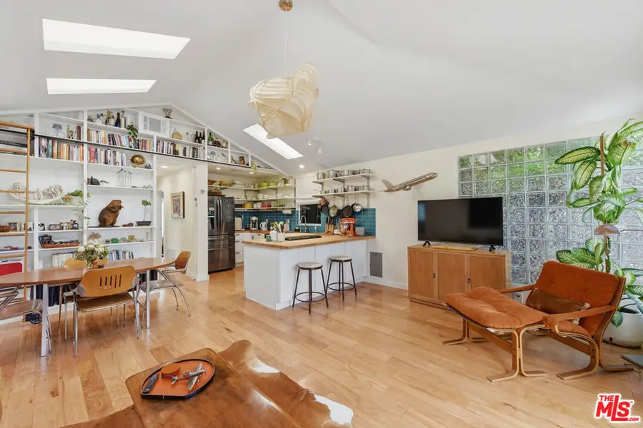 5629 Whitnall Highway, North Hollywood, CA 91601 - #2
