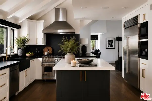 7825 Torreyson Drive, Los Angeles, CA 90046