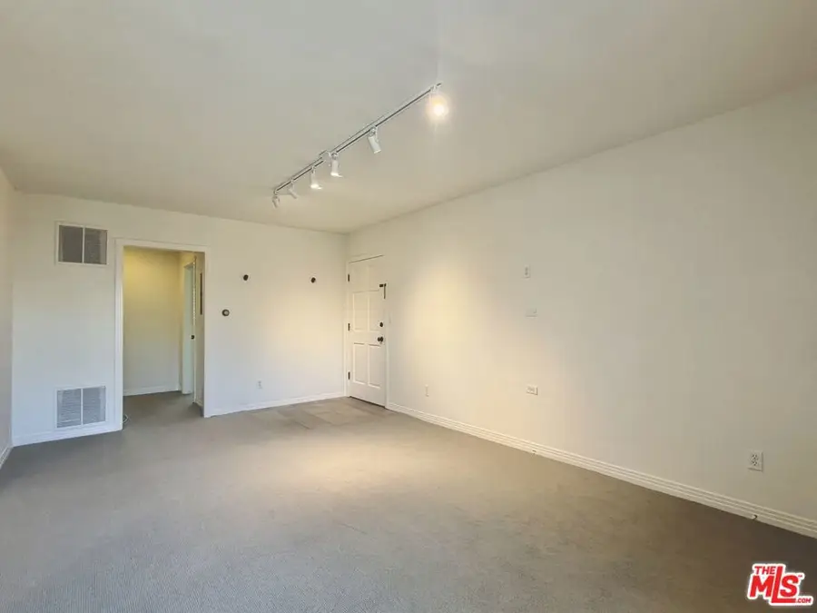 937 5th Street #8, Santa Monica, CA 90403 - #2