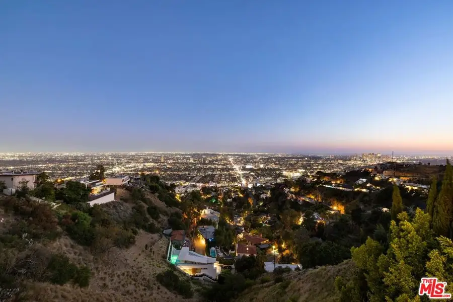 8446 Grand View Drive, Los Angeles, CA 90046 - #2