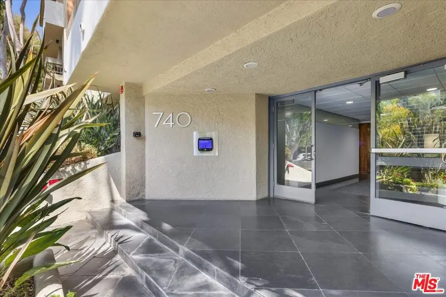 740 N Kings Road #114, West Hollywood, CA 90069 - #2