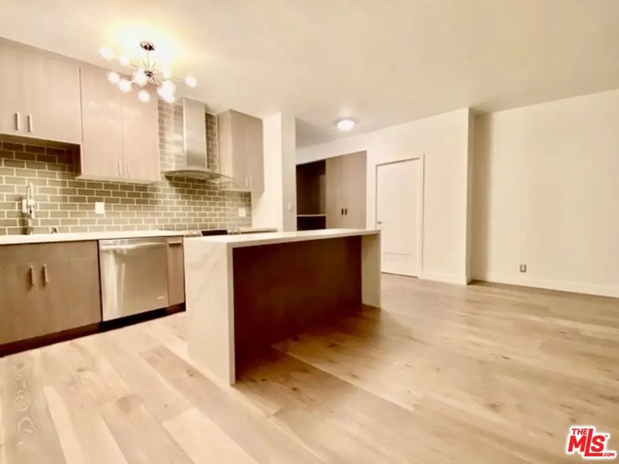 999 N Doheny Drive #1001, West Hollywood, CA 90069 - #3