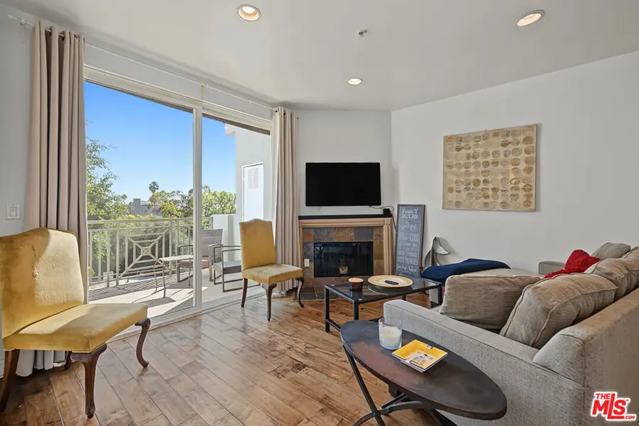 6038 Carlton Way #305, Los Angeles, CA 90028 - #2