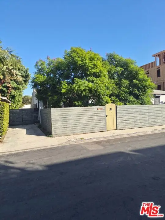 2230 S Ridgeley Drive, Los Angeles, CA 90016