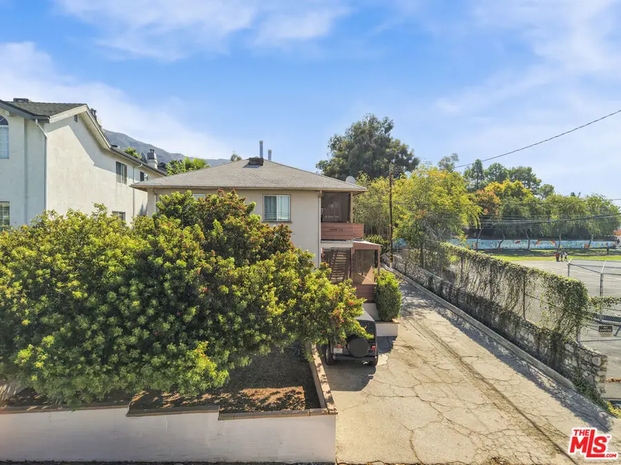 10200 Pinewood Avenue, Tujunga, CA 91042 - #2