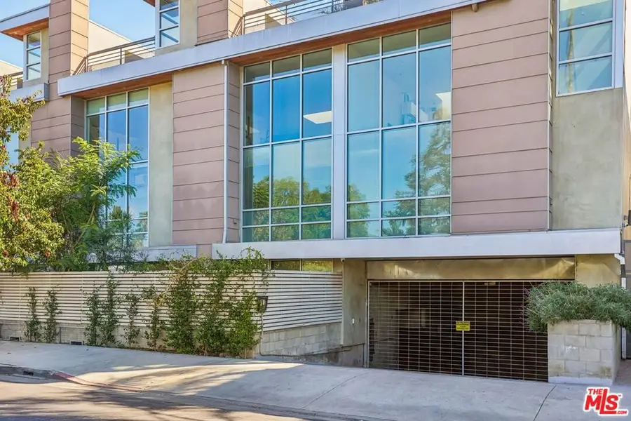 5806 Waring Avenue #7, Los Angeles, CA 90038 - #2