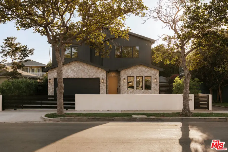 3621 Moore Street, Los Angeles, CA 90066 - #2