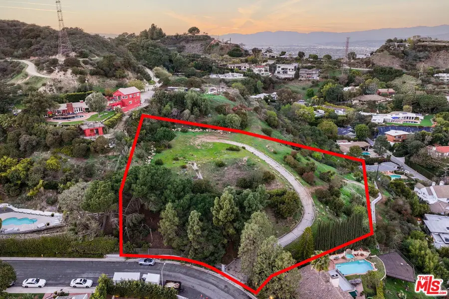2666 Larmar Road, Los Angeles, CA 90068 - #2