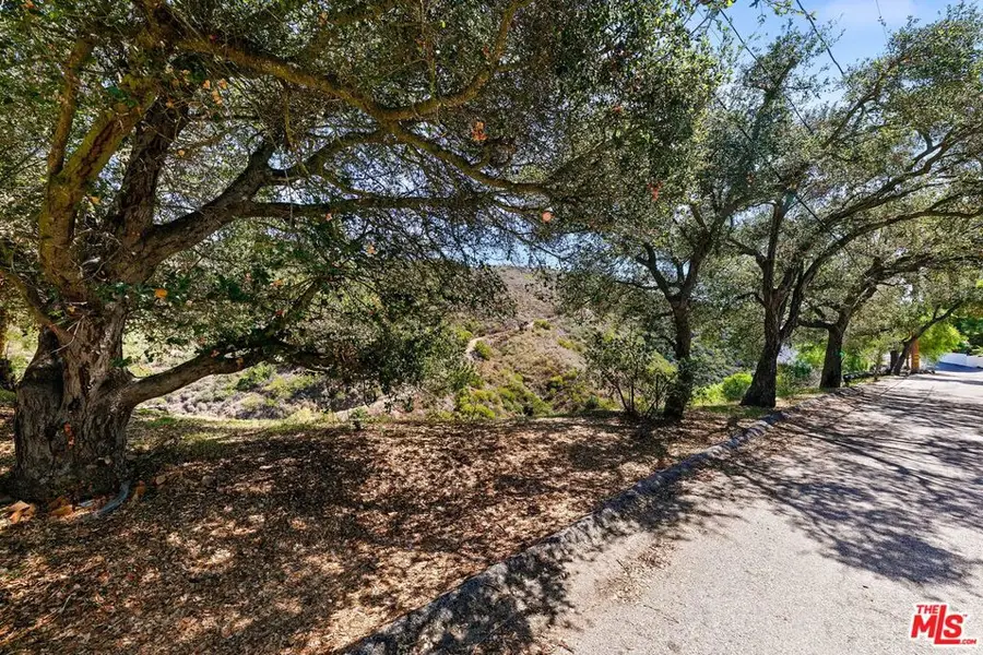 26557 Ocean View Dr, Malibu, CA 90265 - #3