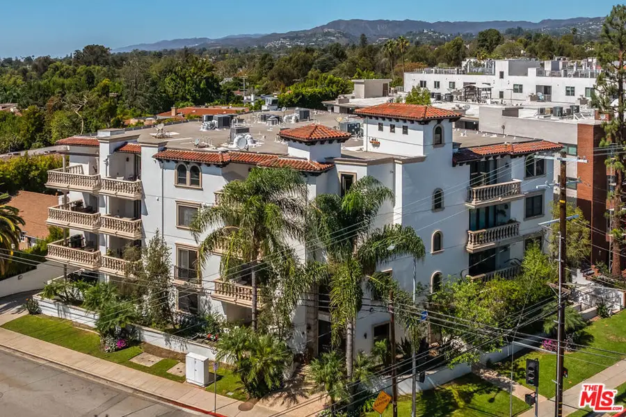 11715 Chenault Street #204, Los Angeles, CA 90049 - #3