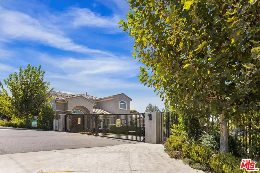 18322 Columbus Circle, Tarzana, CA 91356 - #2