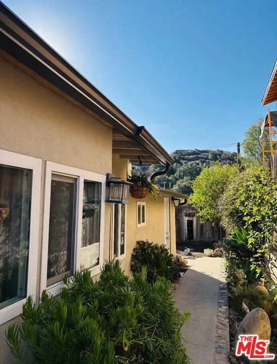 6020 Peppertree Lane, Simi Valley, CA 93063