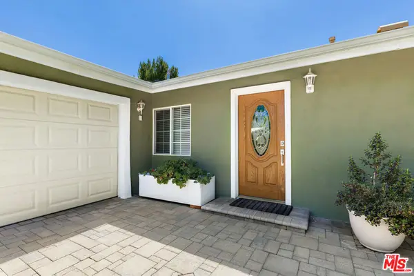 20628 Clark Street, Woodland Hills, CA 91367
