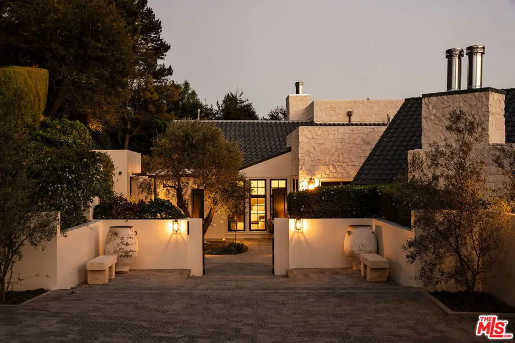 851 Strada Vecchia Road, Los Angeles, CA 90077 - #1