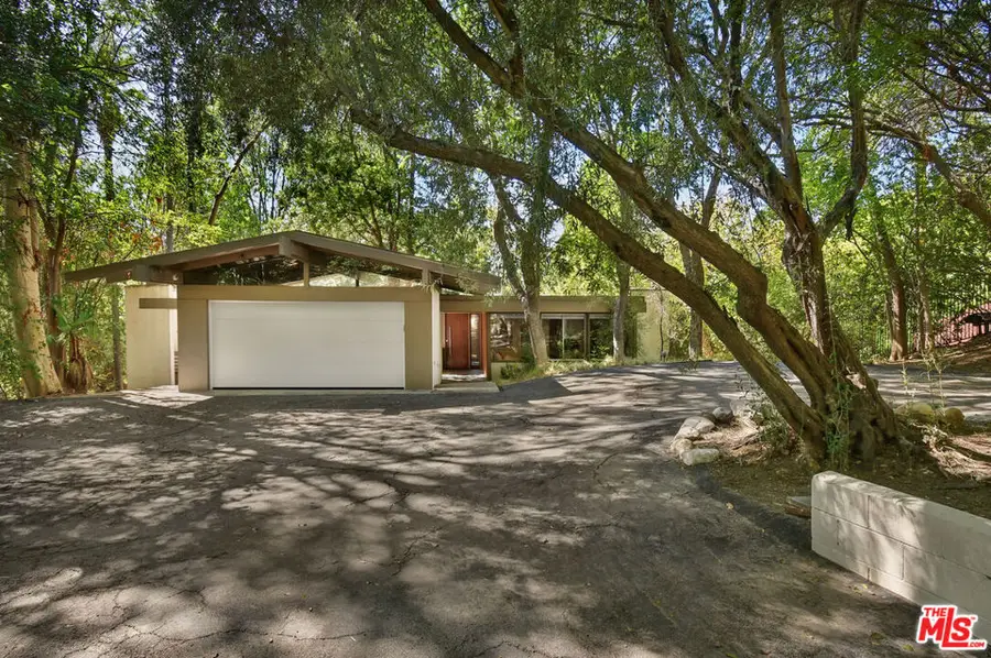 17269 Oak View Drive, Encino, CA 91316 - #2