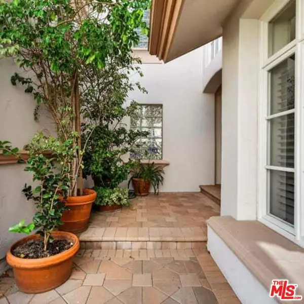 12699 Promontory Road, Los Angeles, CA 90049