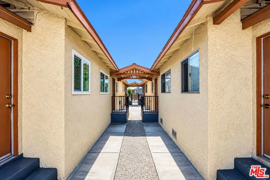 1145 E 33rd Street, Los Angeles, CA 90011 - #3