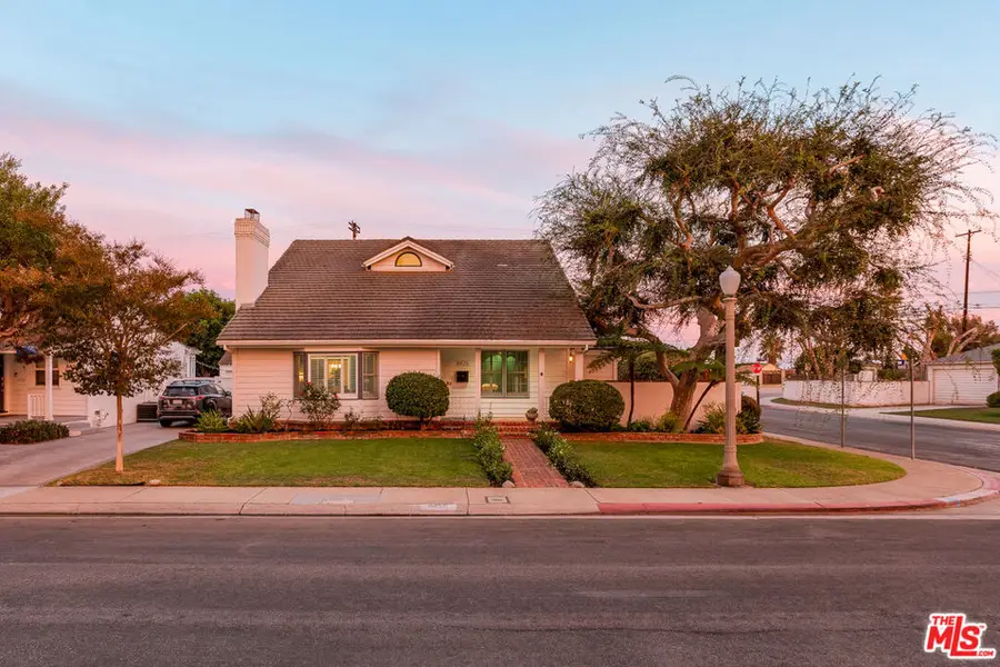 8426 Flight Avenue, Los Angeles, CA 90045 - #2