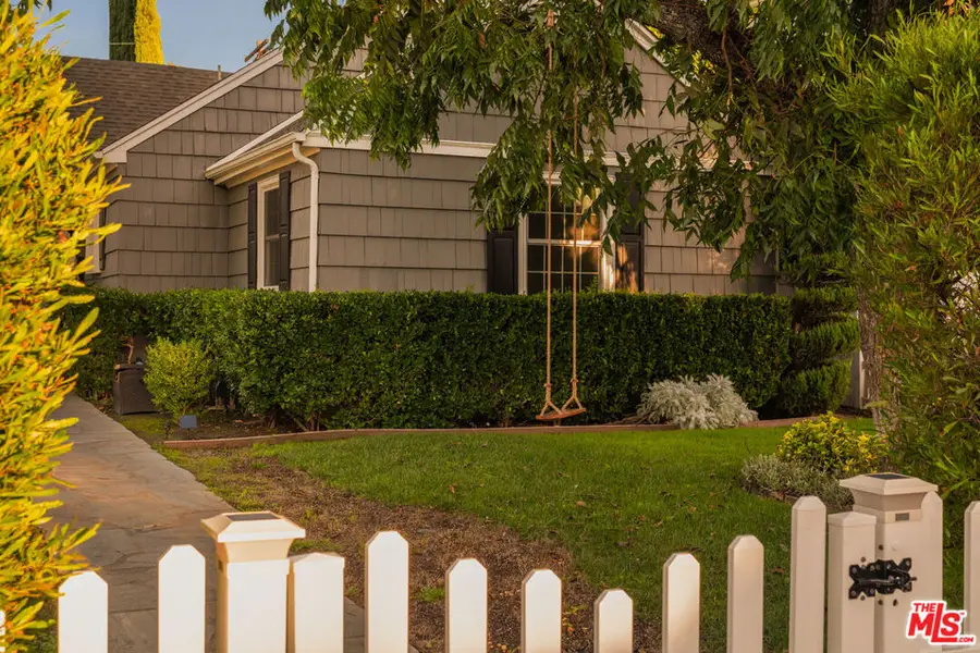 4954 Mammoth Avenue, Sherman Oaks, CA 91423 - #2