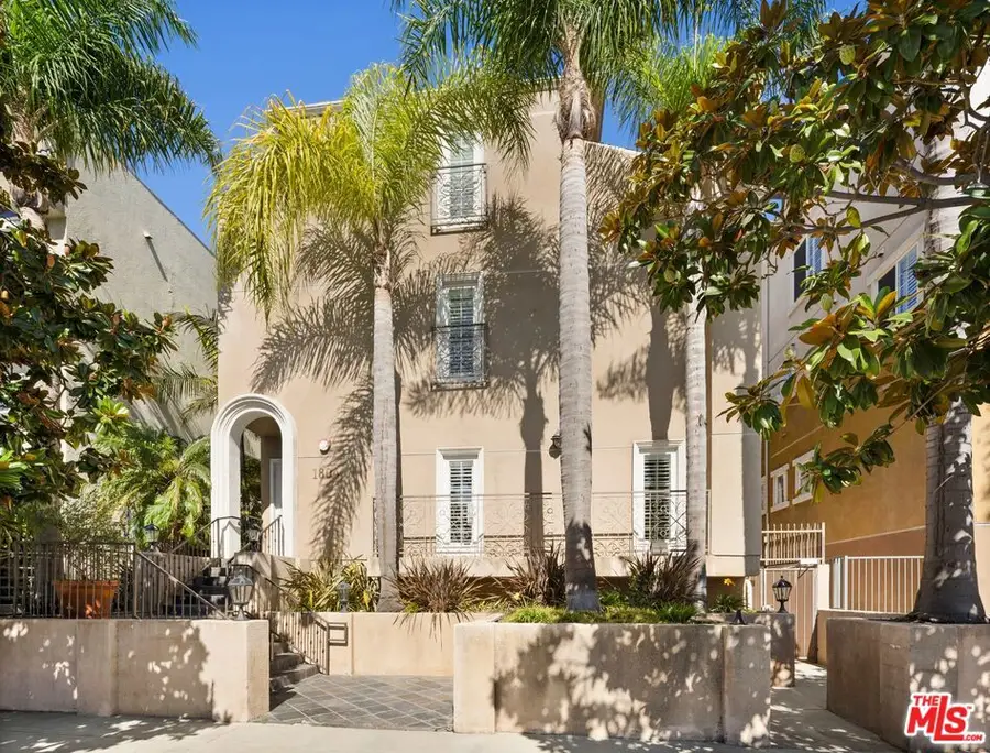 1804 S Barrington Avenue #A, Los Angeles, CA 90025 - #3