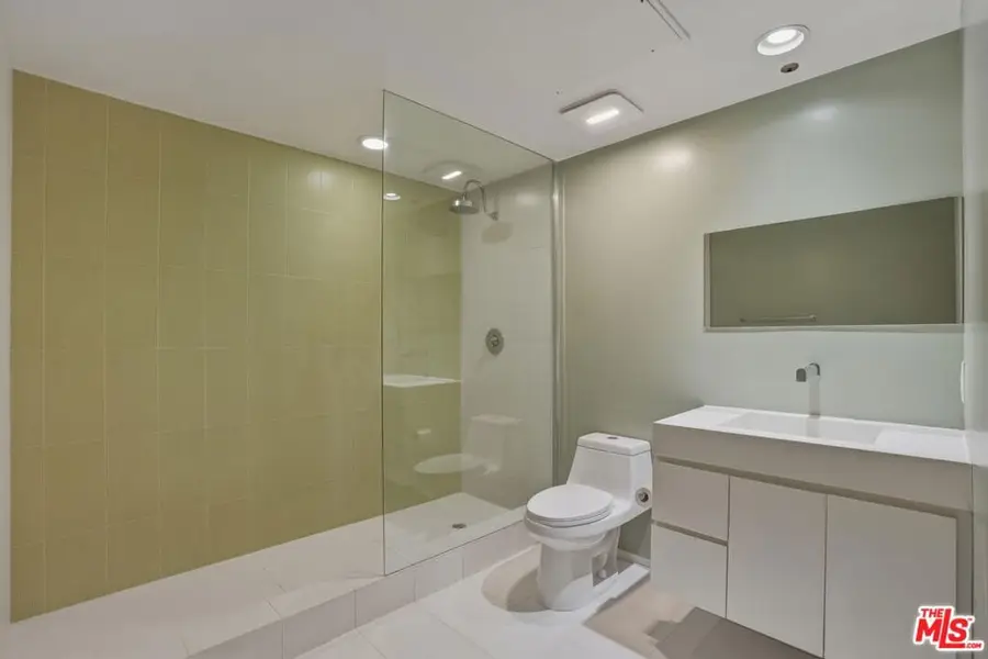 825 N Kings Road #1, West Hollywood, CA 90069 - #3