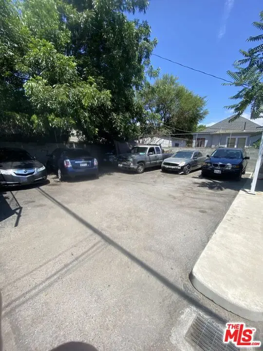 915 E 50th Street, Los Angeles, CA 90011 - #3