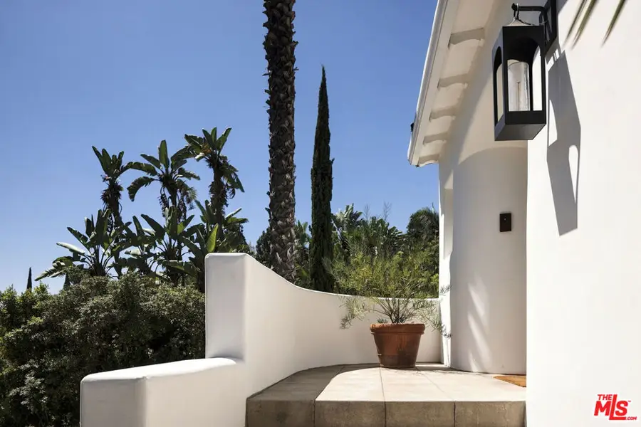 8855 St Ives Drive, Los Angeles, CA 90069 - #3