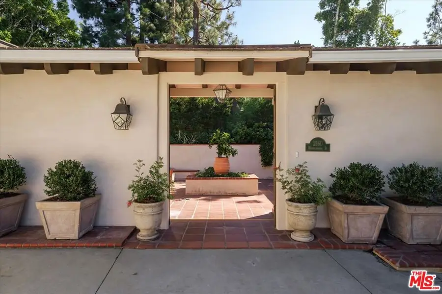 2560 Micheltorena Street, Los Angeles, CA 90039 - #3