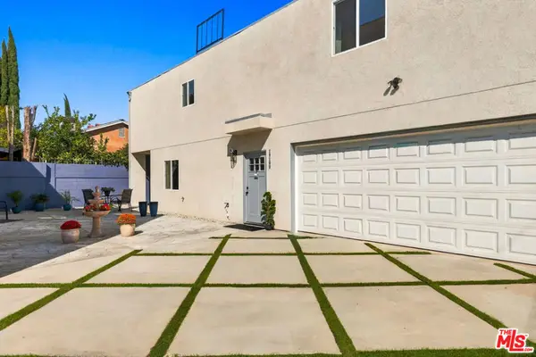 19100 Victory Boulevard, Los Angeles, CA 91335