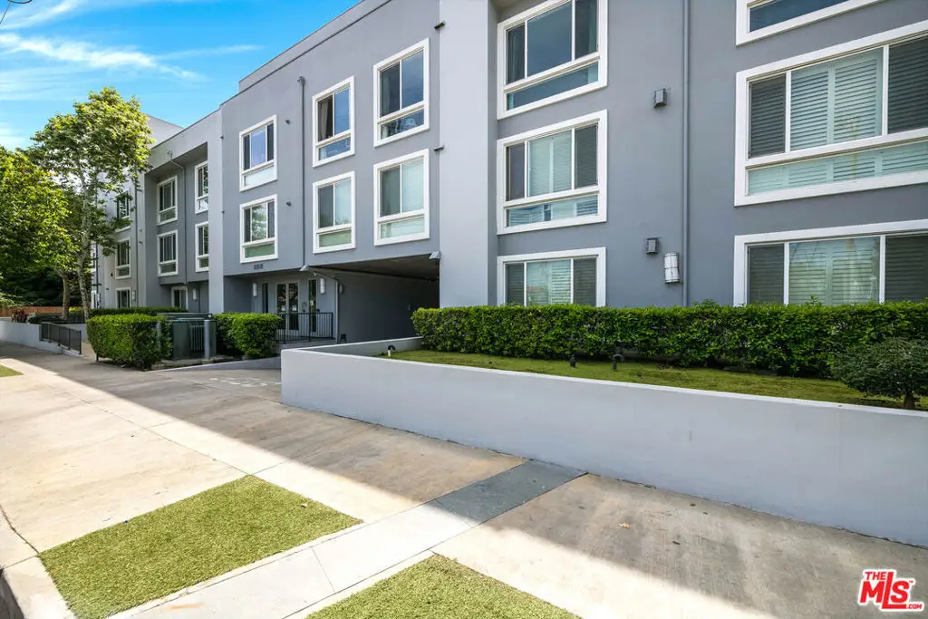 10878 Bloomfield Street #406, Toluca Lake, CA 91602 - #1