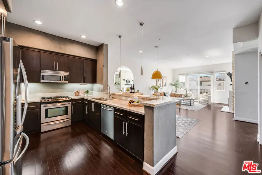 10878 Bloomfield Street #406, Toluca Lake, CA 91602 - #3