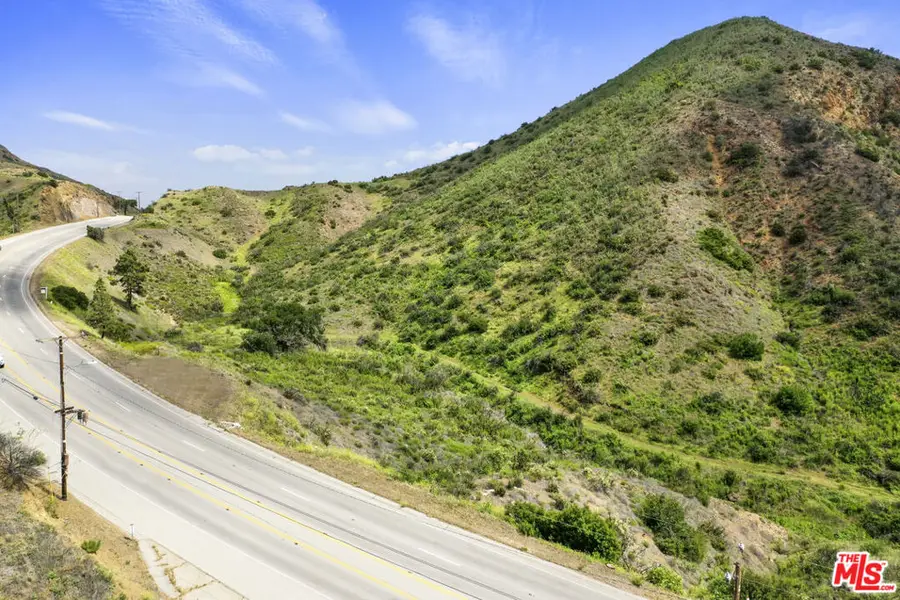 1 Kanan Rd, Agoura Hills, CA 91301 - #2