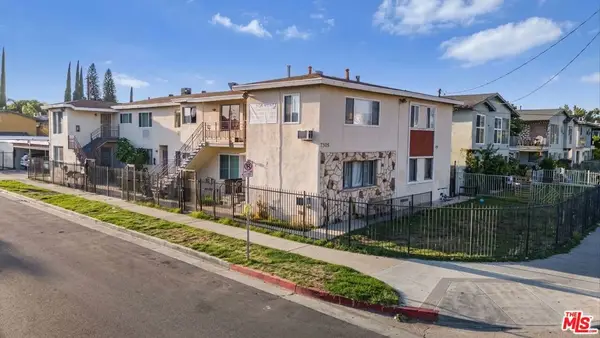 7305 Variel Avenue, Canoga Park, CA 91303