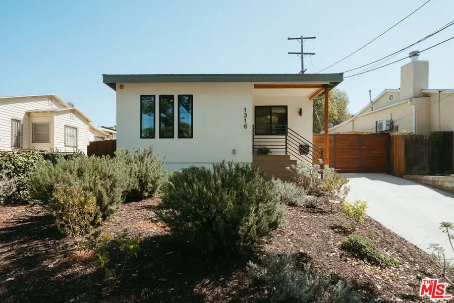 1316 N Chester Avenue, Inglewood, CA 90302 - #2