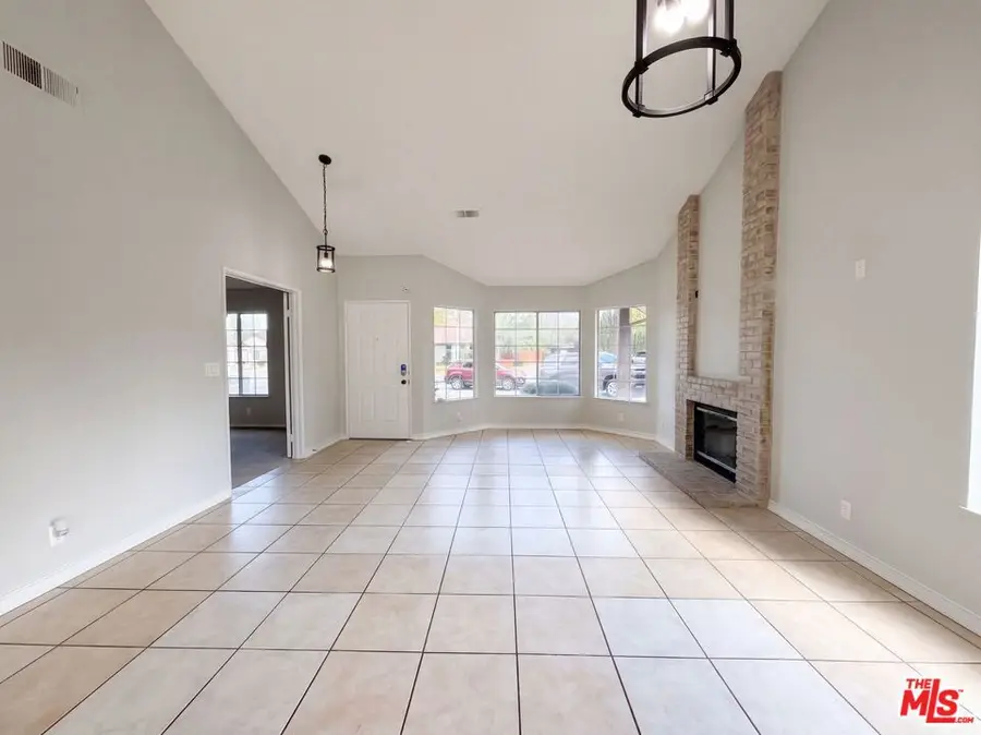 545 Spruce Court, Palmdale, CA 93550 - #3