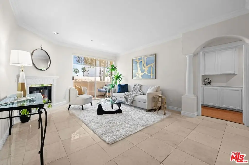 7218 Hillside Avenue #202, Los Angeles, CA 90046 - #1