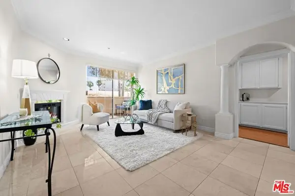 7218 Hillside Avenue #202, Los Angeles, CA 90046