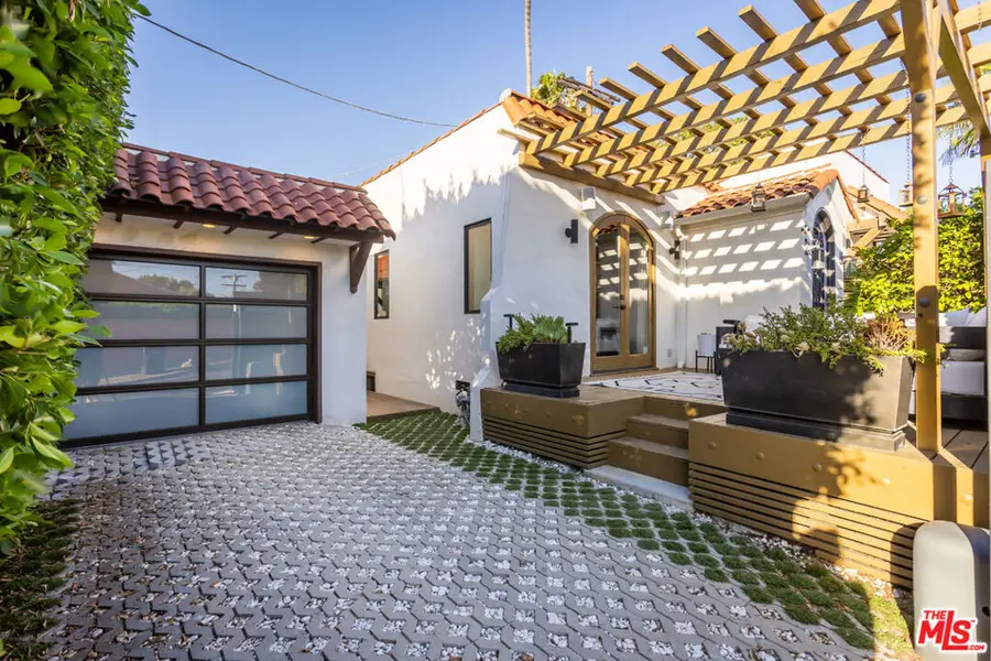 8015 Rosewood Avenue, Los Angeles, CA 90048 - #2