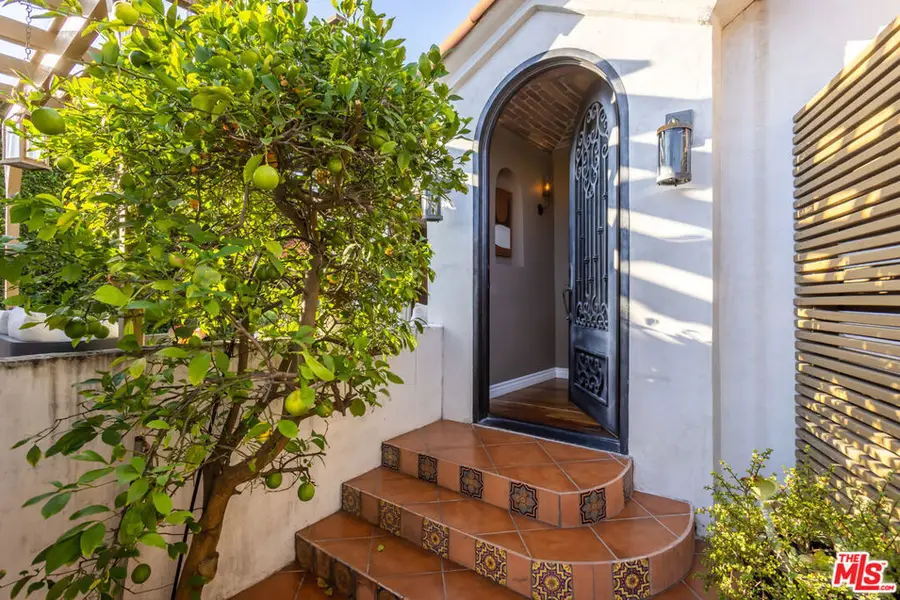 8015 Rosewood Avenue, Los Angeles, CA 90048 - #3