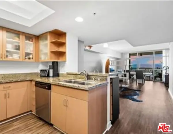 13700 Marina Pointe Drive #1210, Marina Del Rey, CA 90292