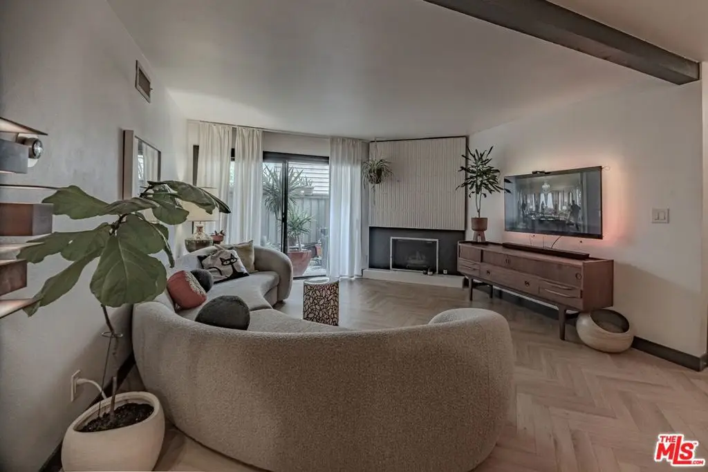 15511 Sherman Way #40, Van Nuys, CA 91406 - #1
