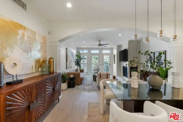 4711 Ambrose Avenue #204, Los Angeles, CA 90027