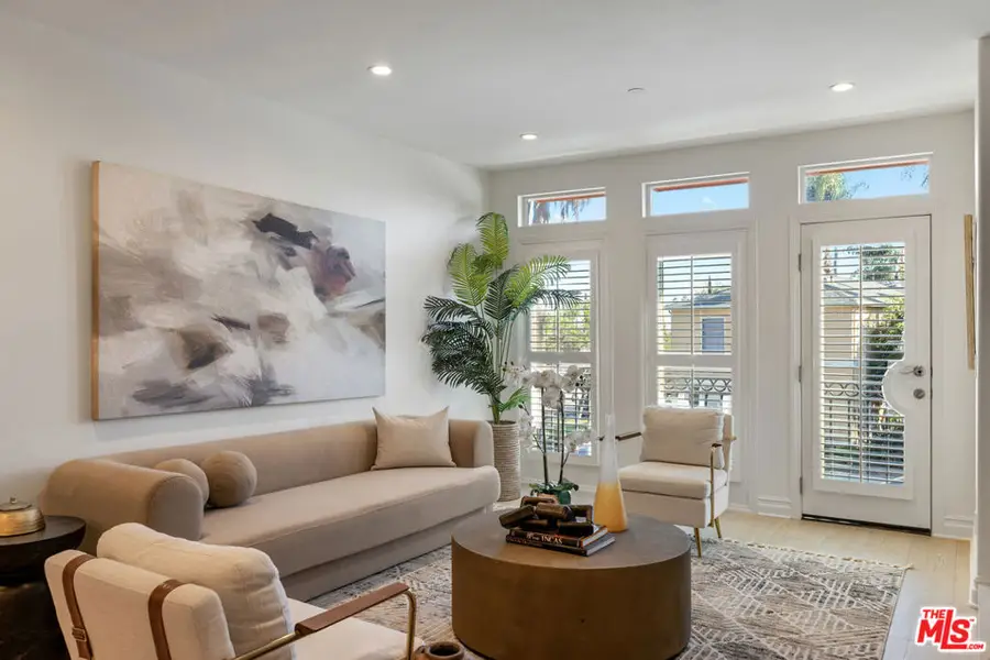 4711 Ambrose Avenue #204, Los Angeles, CA 90027 - #3