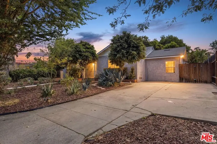 7048 Zelzah Avenue, Reseda, CA 91335 - #3