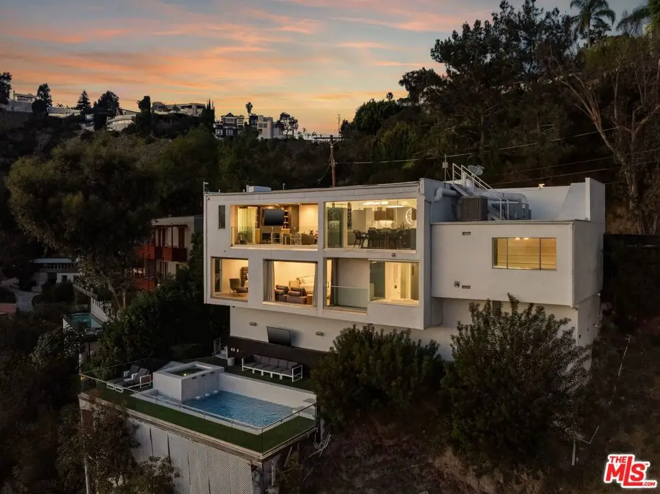 8620 Hillside Avenue, West Hollywood, CA 90069 - #1