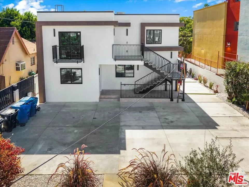 11744 Hamlin Street, North Hollywood, CA 91606 - #1