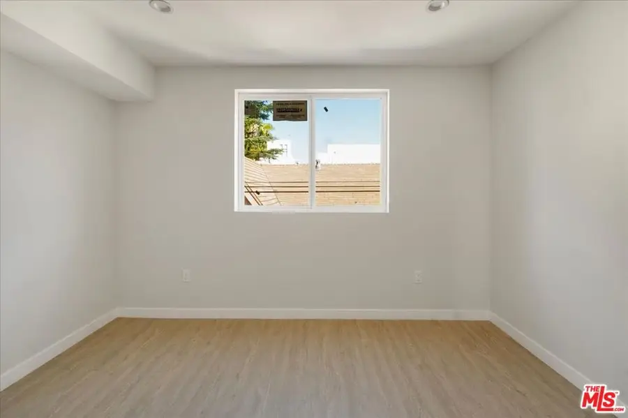 11744 Hamlin Street, North Hollywood, CA 91606 - #2